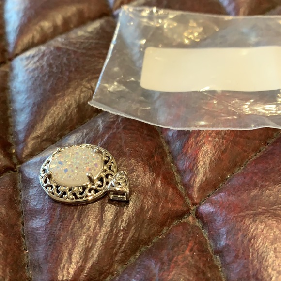 NWT Pearl Shimmer Druzy Quartz Pendant in platinum over Copper 3.35ctw - Picture 2 of 3